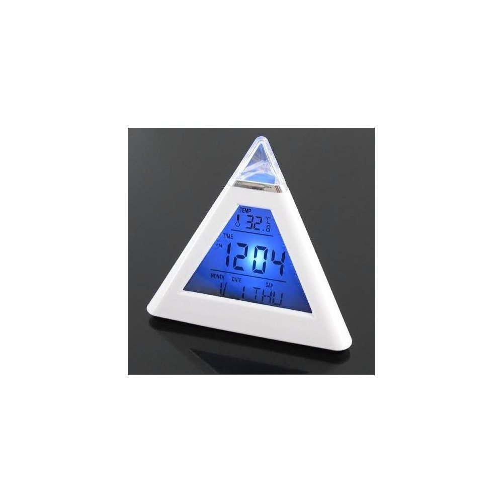 LED Часовник Пирамида сменящ цвета си в 7 цвята